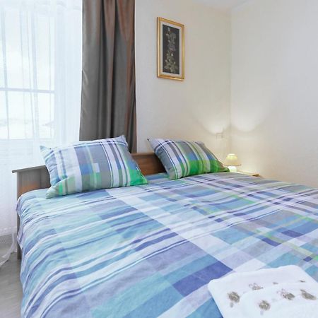 Apartments Viola By Rent Istria Momjan Exterior foto