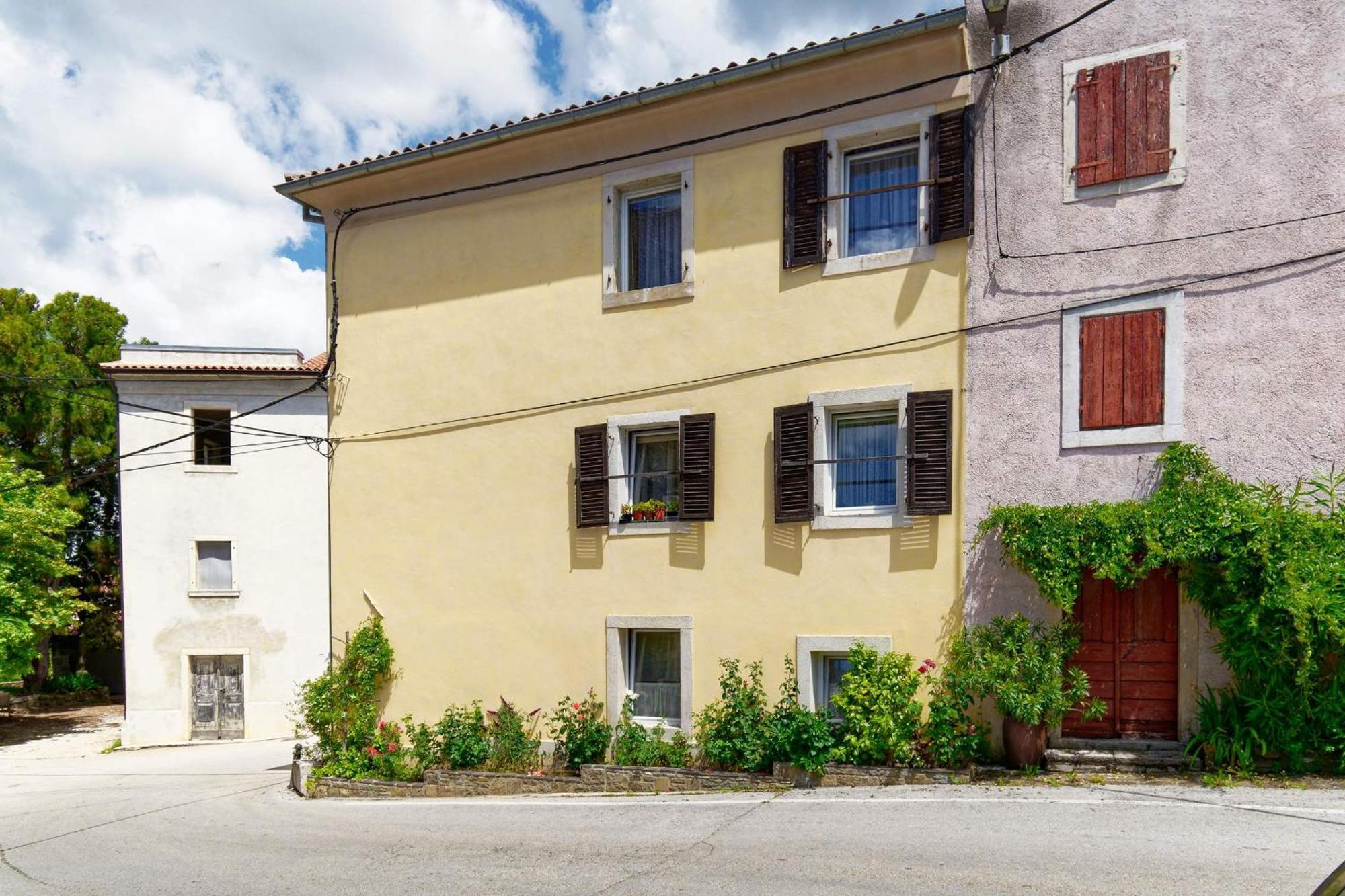 Apartments Viola By Rent Istria Momjan Exterior foto
